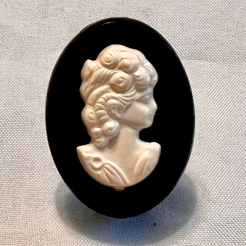 Vintage Cameo Pin Brooch Black White Celluloid Small